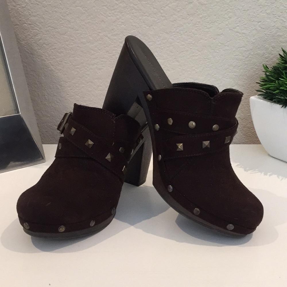 Cathy Jean clogs